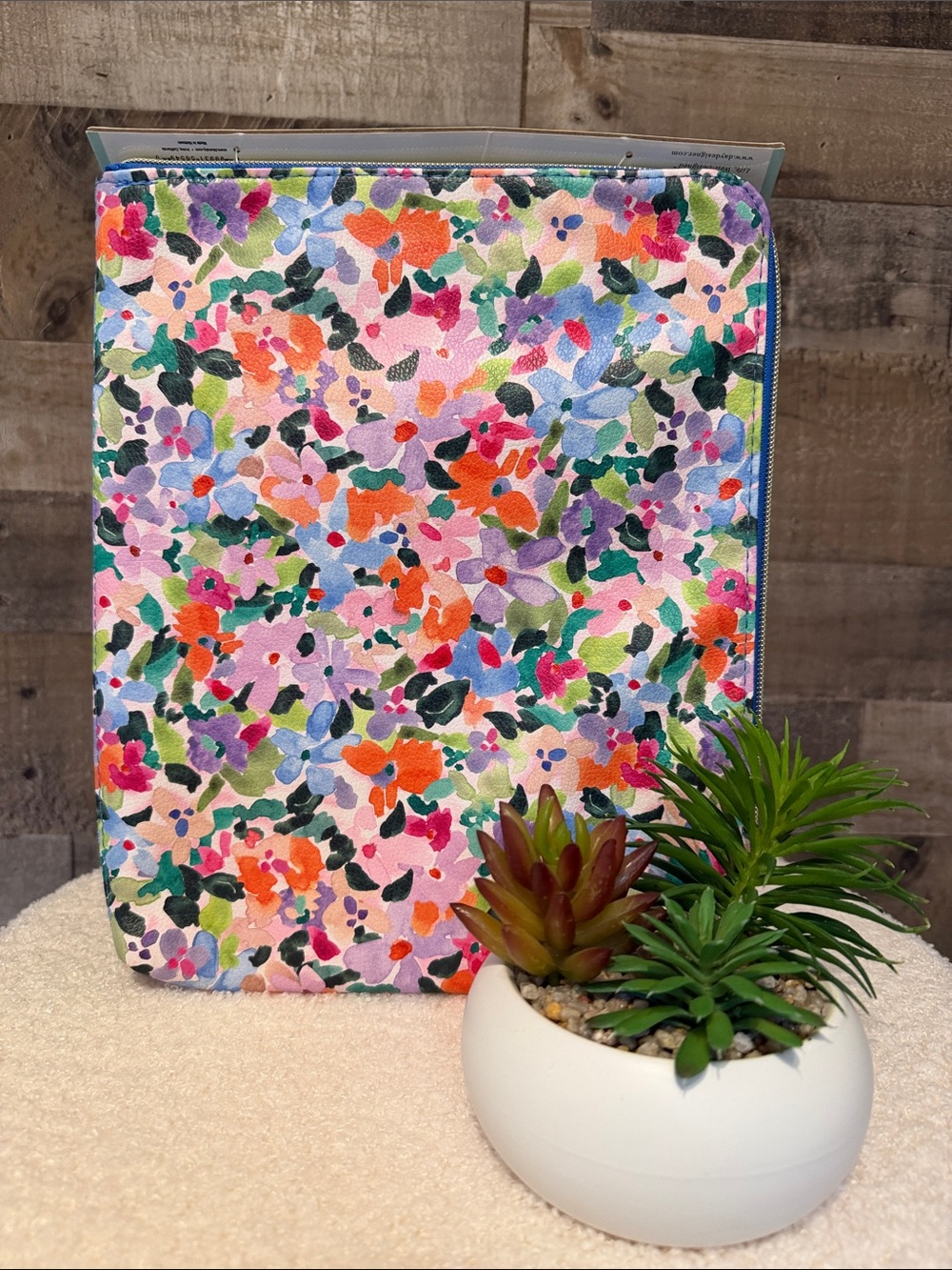 Day Designer Accessory Pouch - Picture 3 of 16